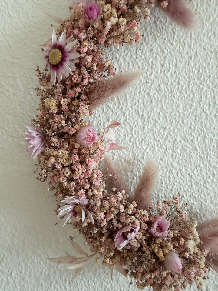 Blumenkranz rosa mit schwarzem Ring